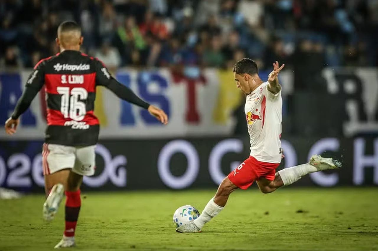 Flamengo é dominado pelo Bragantino e sofre dura derrota por 3 a 0 no Brasileirão