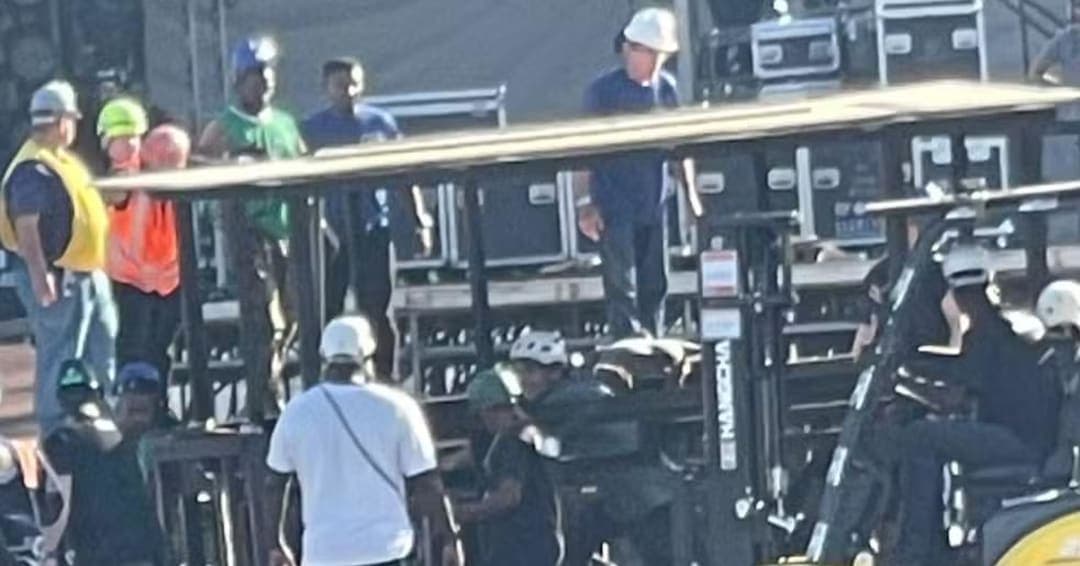 Um trabalhador morreu durante a montagem do palco para o show da Shakira, em Copacabana, na Zona Sul do Rio de Janeiro.